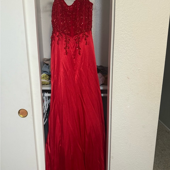 PROM DRESS LA Divine Elegant Red Off-Shoulder - Picture 3 of 10
